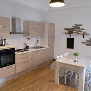 https://cassandra-e-rachele.catania-hotels.net