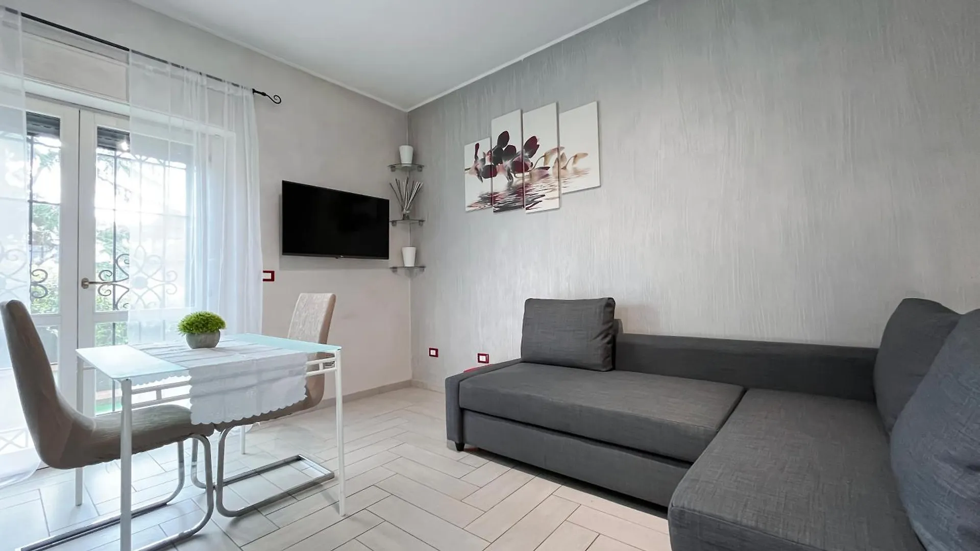 Oasi Holiday Anagnina Roma 0*,  Italia